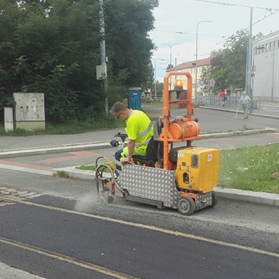Ošetření pracovních spár podél kolejnic I - tramvajová trať Plzeň